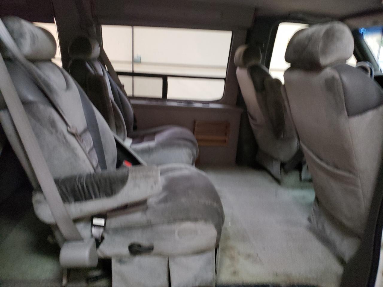 Photo 6 from auction – 2002 CHEVROLET EXPRESS G1 with VIN 1GBFG15R121133080