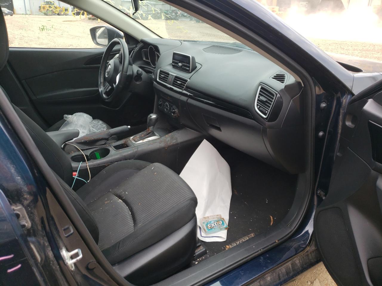Photo 5 from auction – 2014 MAZDA 3 TOURING with VIN JM1BM1V77E1148690