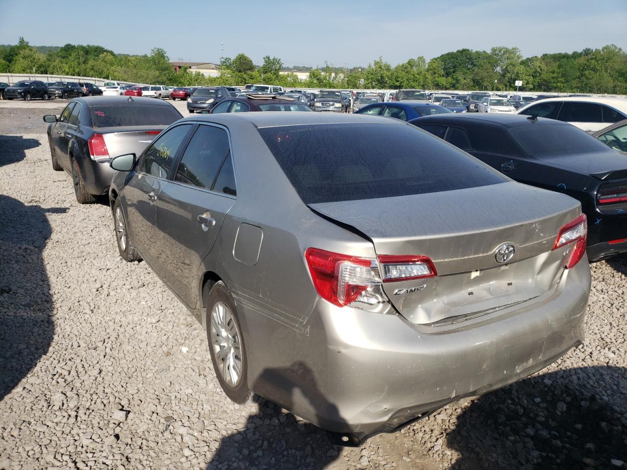 Photo 3 from auction – 2014 TOYOTA CAMRY L with VIN 4T4BF1FK4ER410162