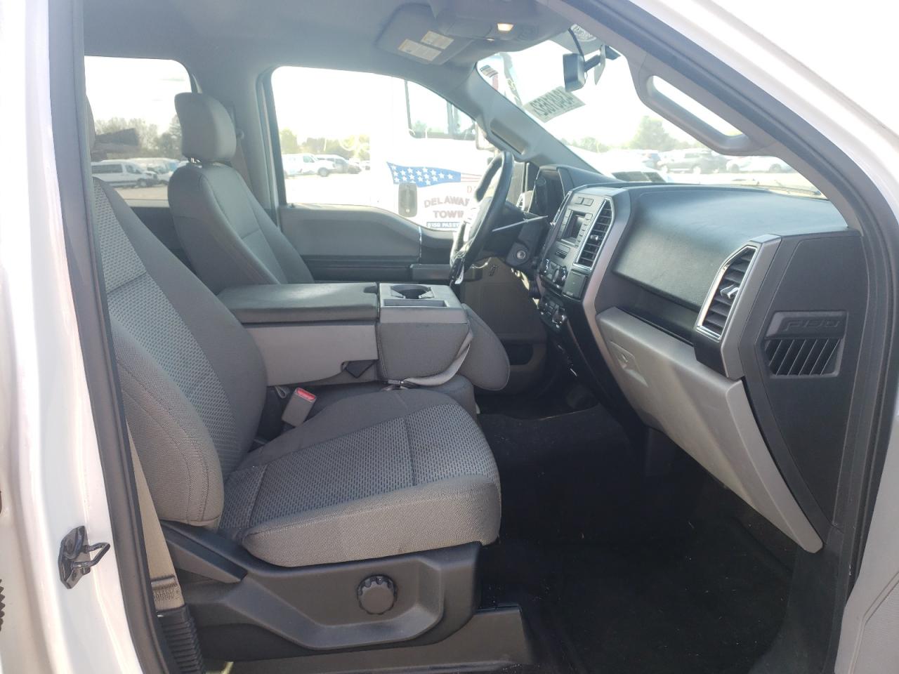 Photo 5 from auction – 2016 FORD F150 SUPER with VIN 1FTEW1EPXGFC54130