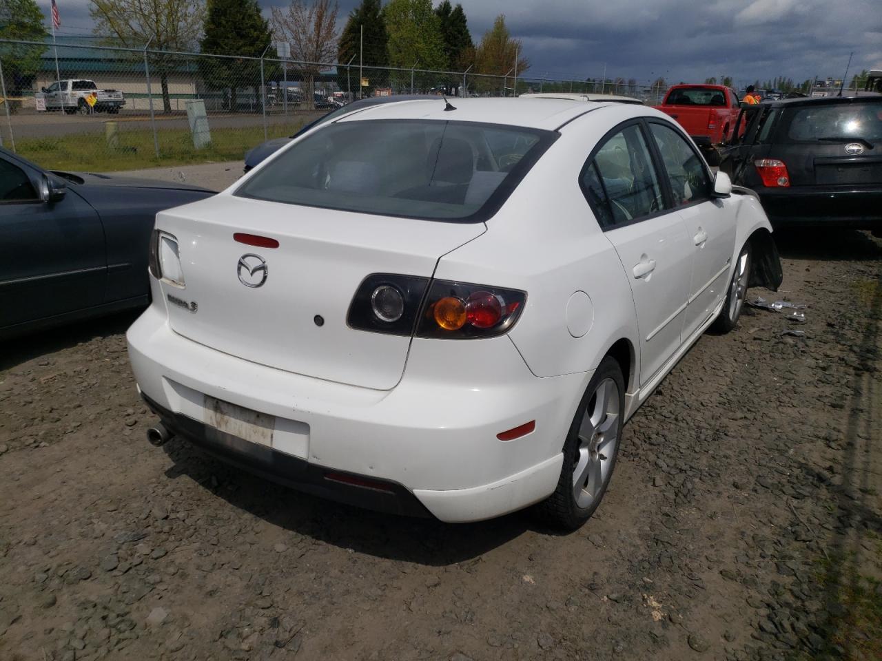 Photo 4 from auction – 2004 MAZDA 3 with VIN JM1BK323641214776