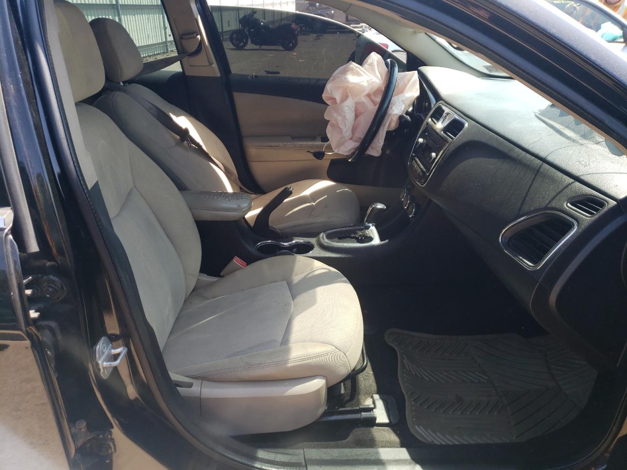 Photo 5 from auction – 2011 CHRYSLER 200 TOURIN with VIN 1C3BC1FB2BN614671