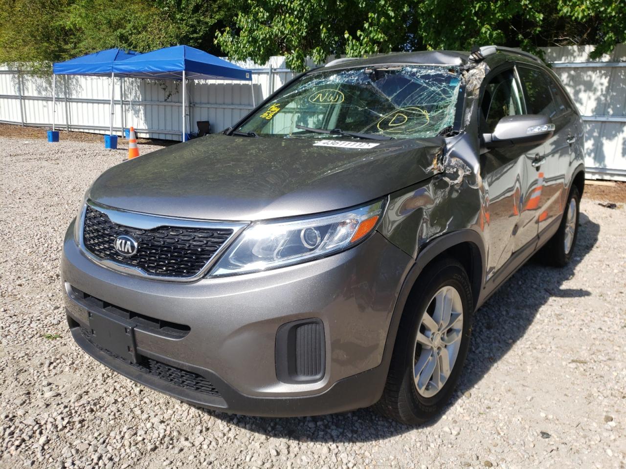 Photo 2 from auction – 2015 KIA SORENTO LX with VIN 5XYKTDA75FG606707