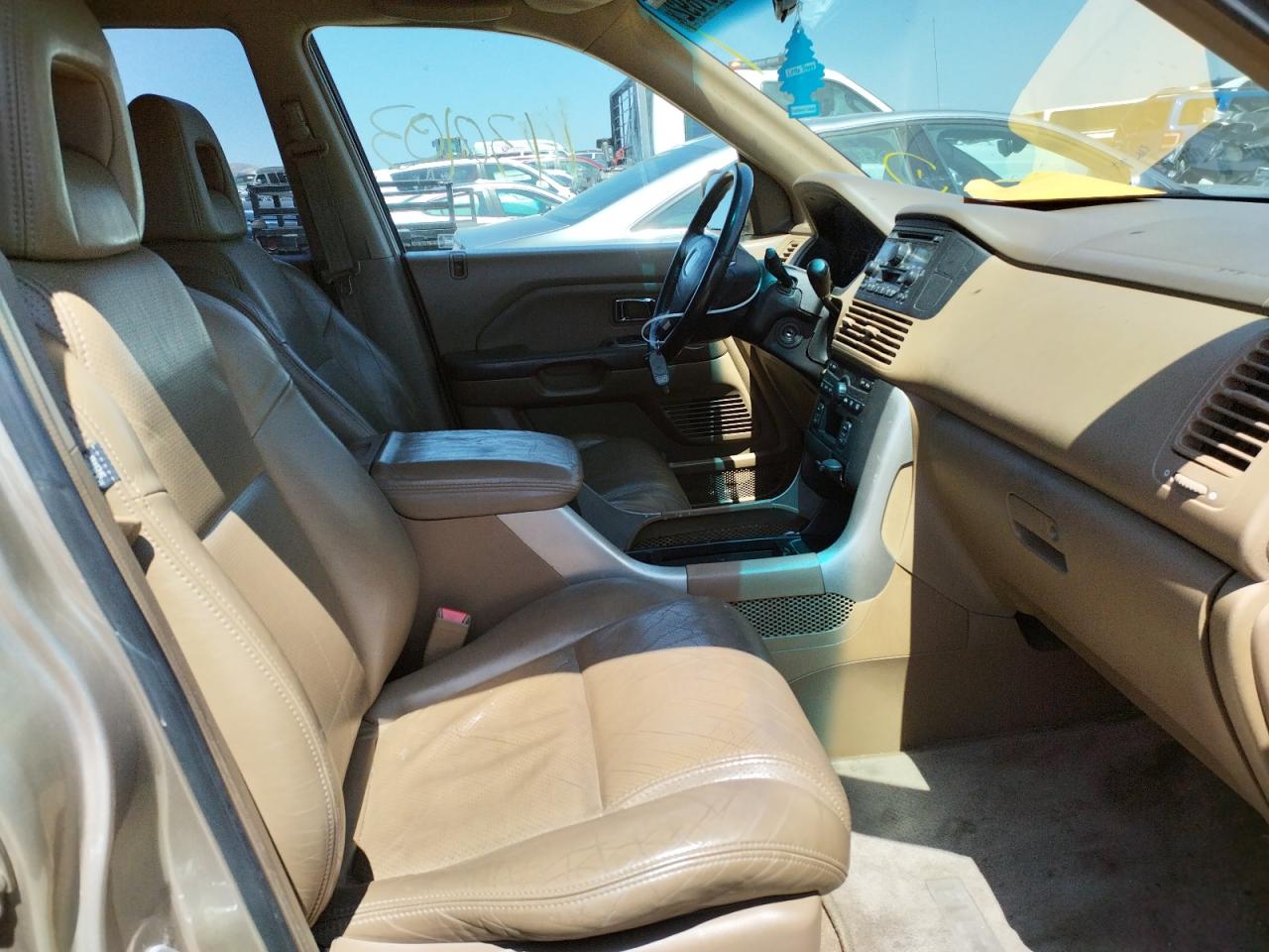 Фото 5 с аукциона – 2004 HONDA PILOT с VIN 2HKYF18594H554072