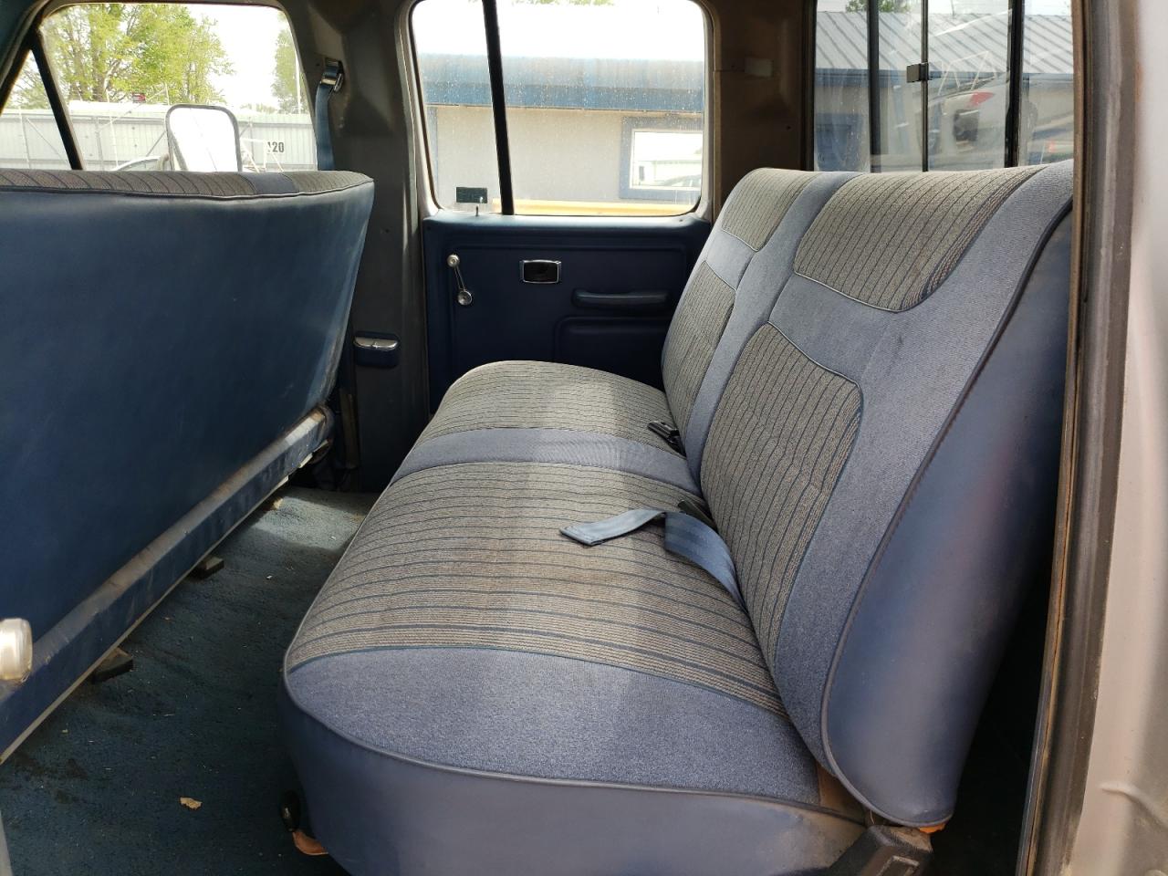 Photo 6 from auction – 1985 FORD F350 with VIN 2FTJW3510FCA51392