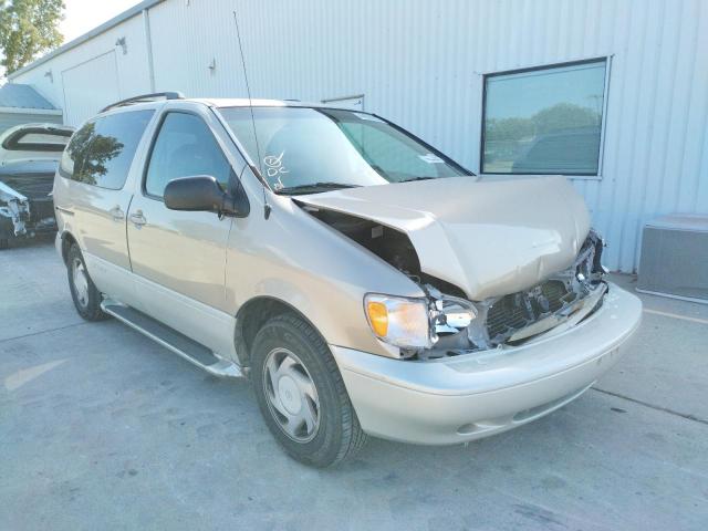 TOYOTA SIENNA LE 2000 with VIN 4T3ZF13C3YU272888 - Photo from auction