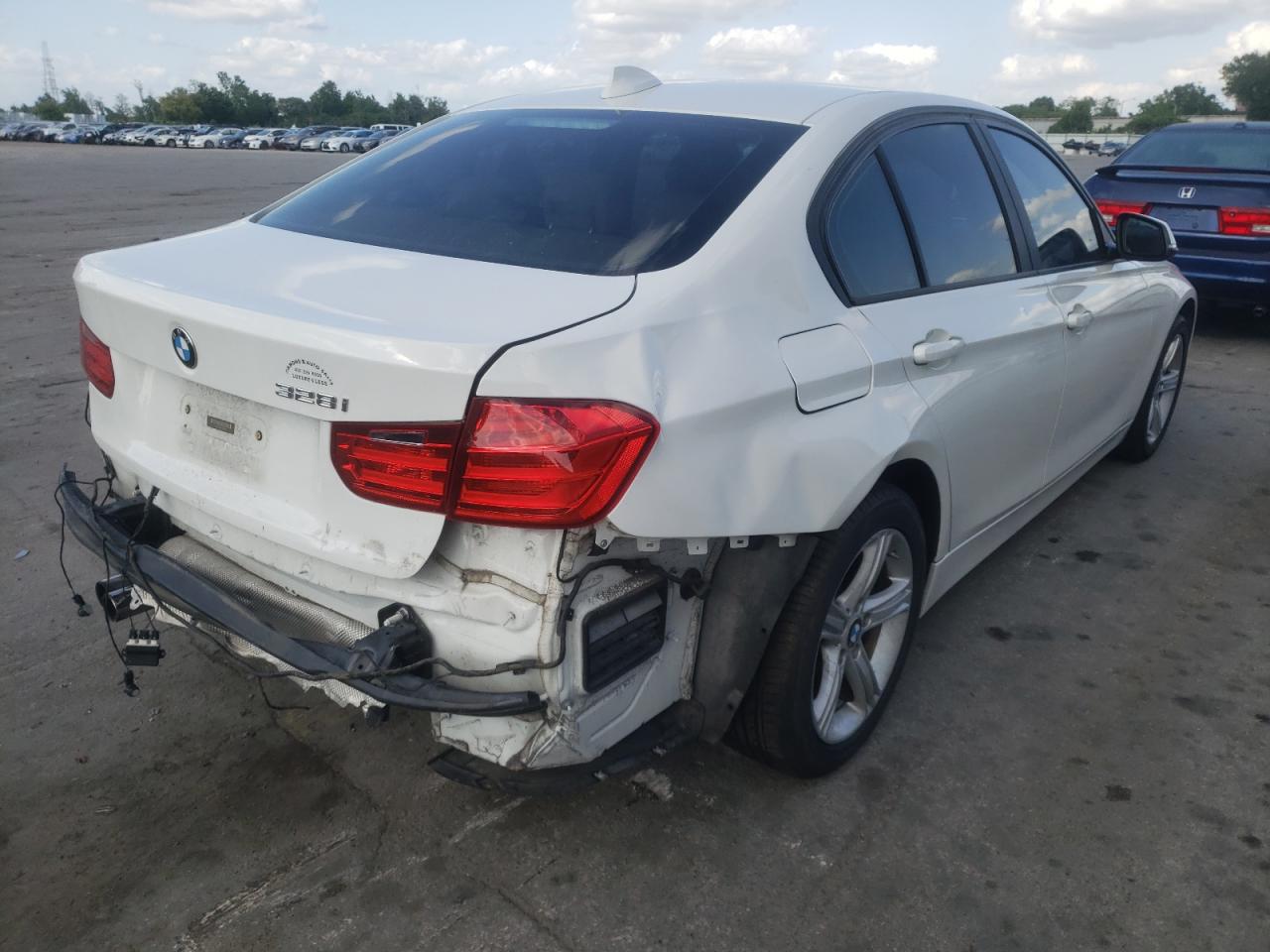Photo 4 from auction – 2014 BMW 328 I with VIN WBA3A5C58EF605884