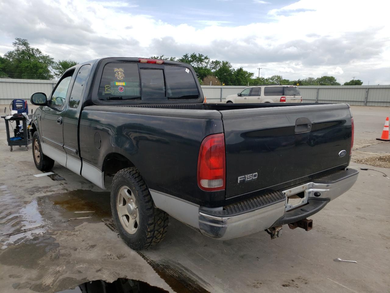 Photo 3 from auction – 2002 FORD F150 with VIN 1FTRX17W12KA86252