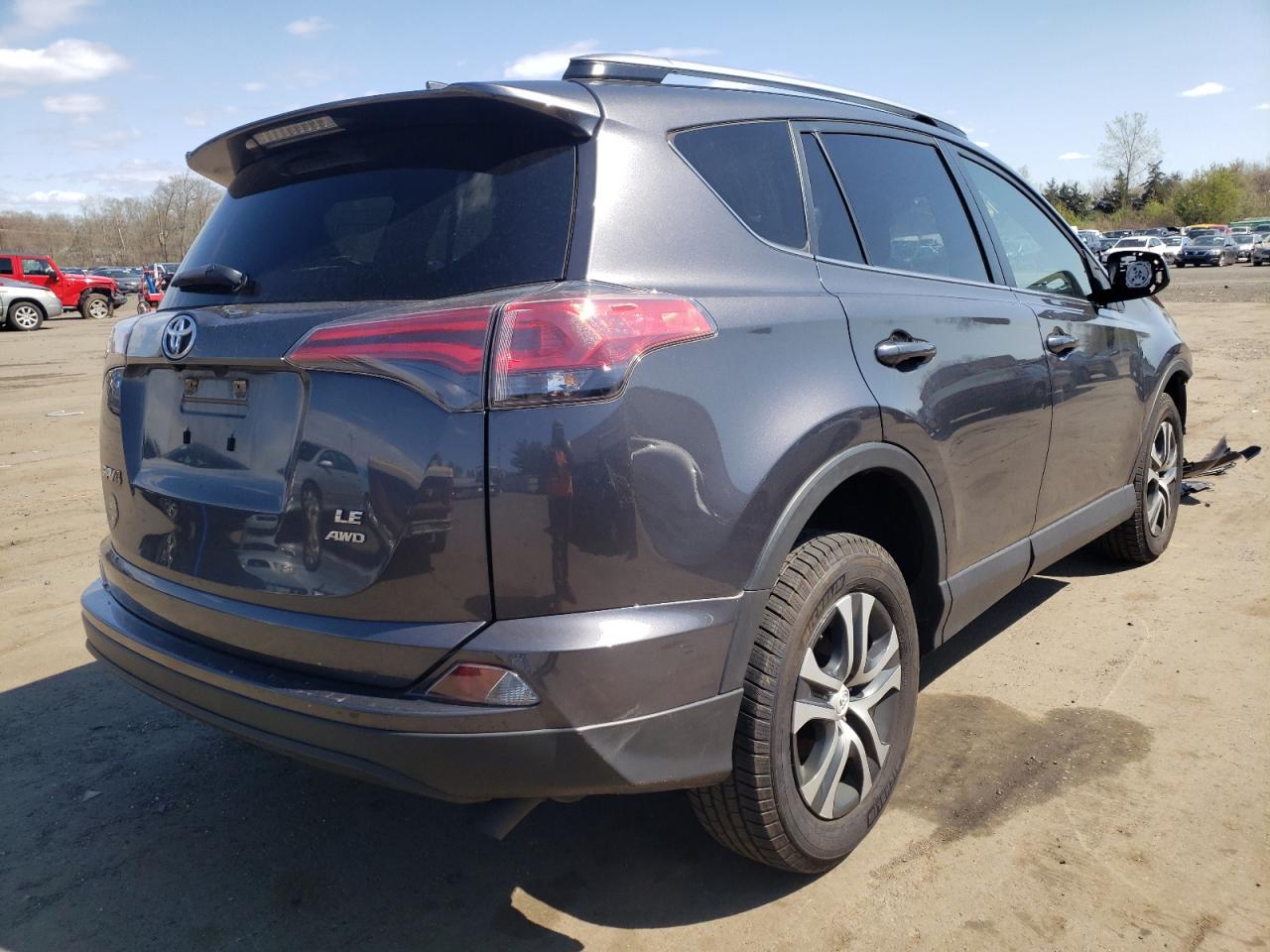 Photo 4 from auction – 2017 TOYOTA RAV4 LE with VIN JTMBFREV3HJ105041