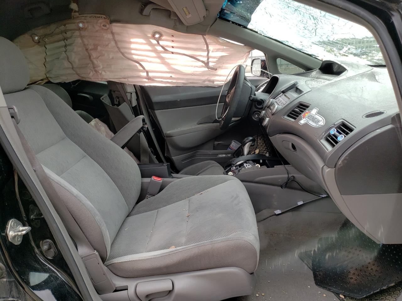 Photo 5 from auction – 2010 HONDA CIVIC LX with VIN 19XFA1F58AE038875