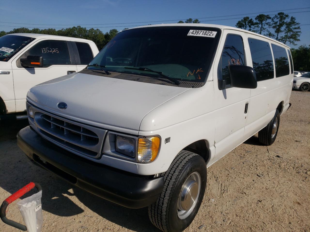 Photo 2 from auction – 1999 FORD ECONOLINE with VIN 1FBSS31L4XHC17340