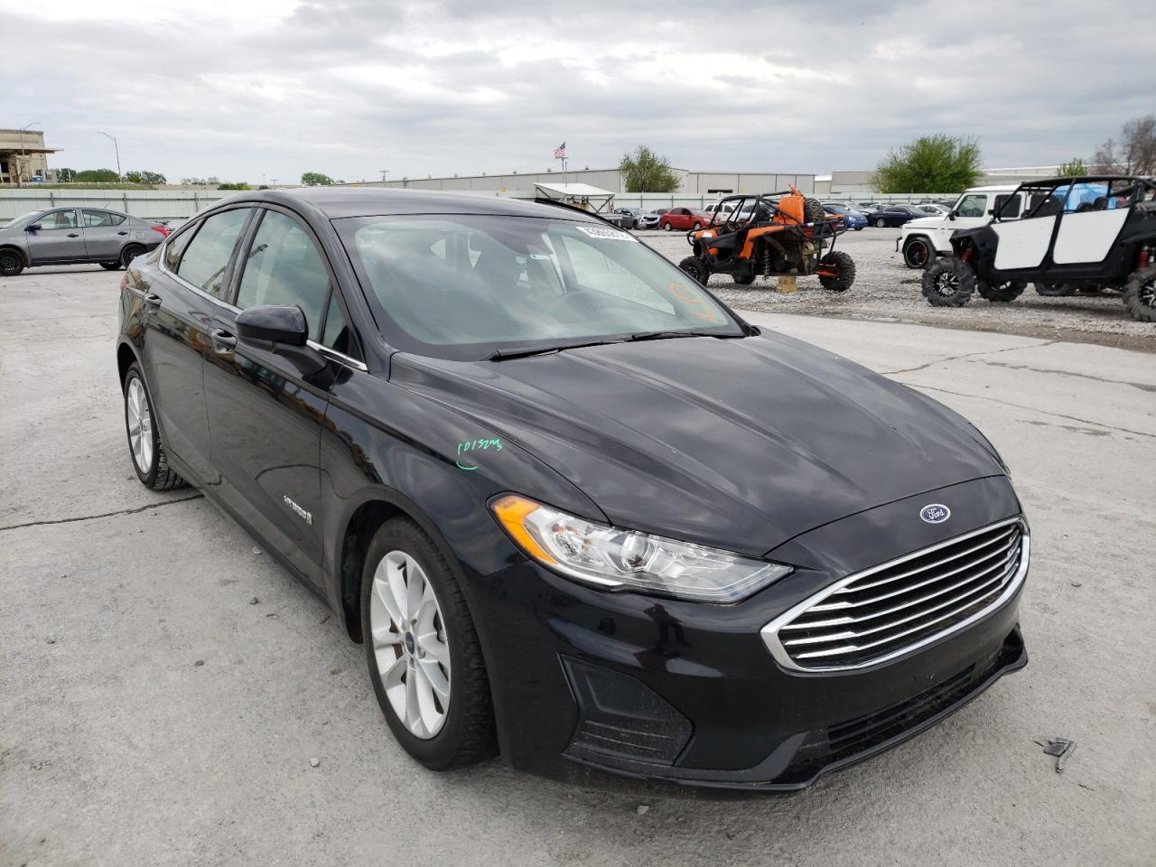 Photo 1 from auction – 2019 FORD FUSION SE with VIN 3FA6P0LU6KR193946