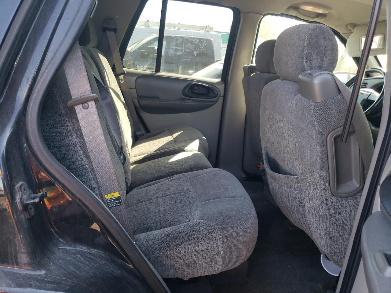Photo 6 from auction – 2003 CHEVROLET TRAILBLAZE with VIN 1GNDT13S332341419