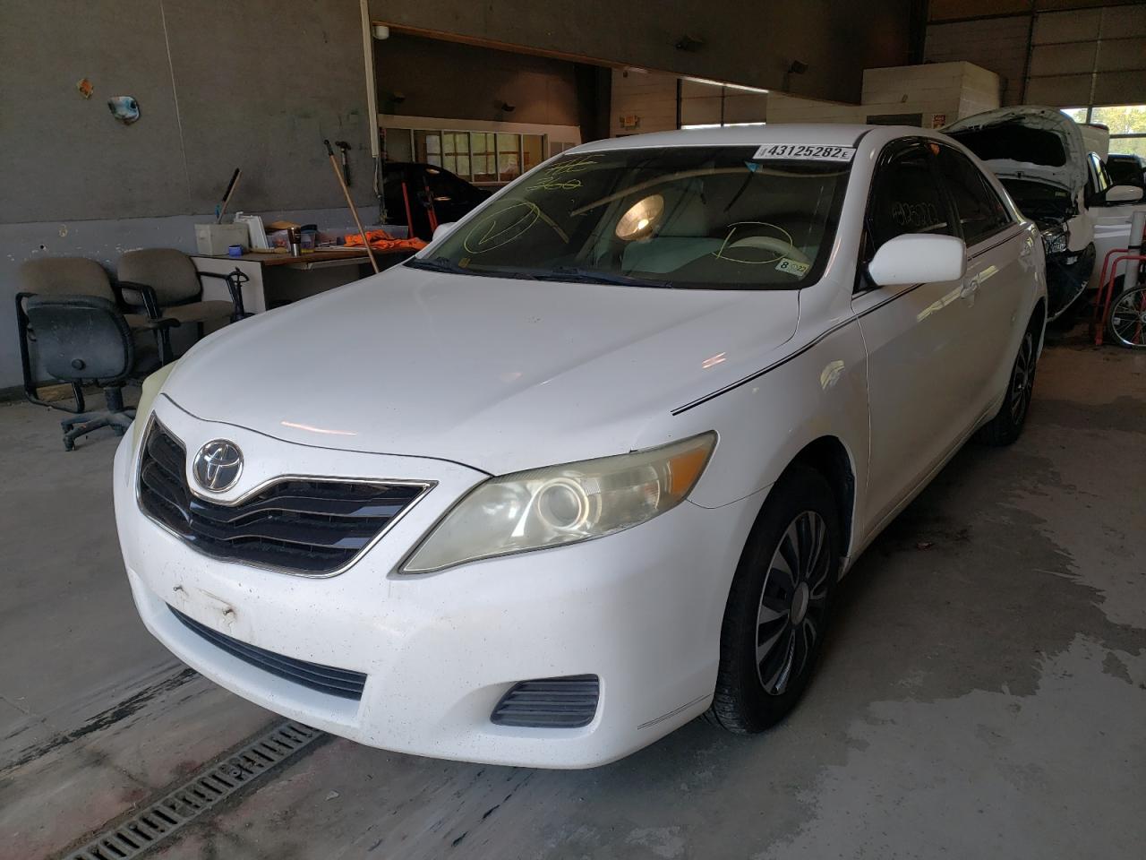 Photo 2 from auction – 2010 TOYOTA CAMRY BASE with VIN 4T1BF3EK4AU573508