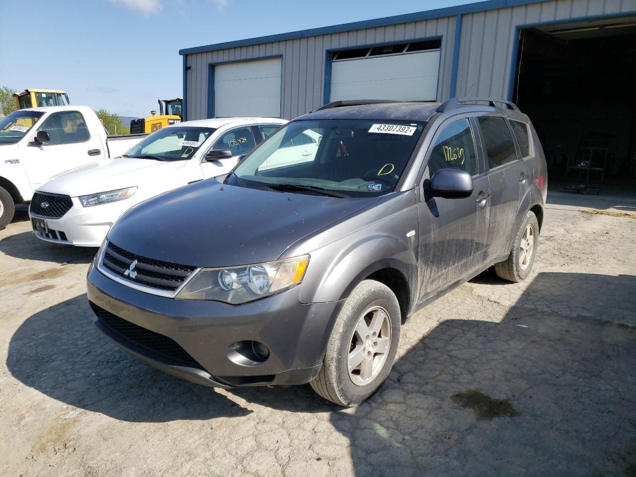 Photo 2 from auction – 2007 MITSUBISHI OUTLANDER with VIN JA4MT31X67U003536