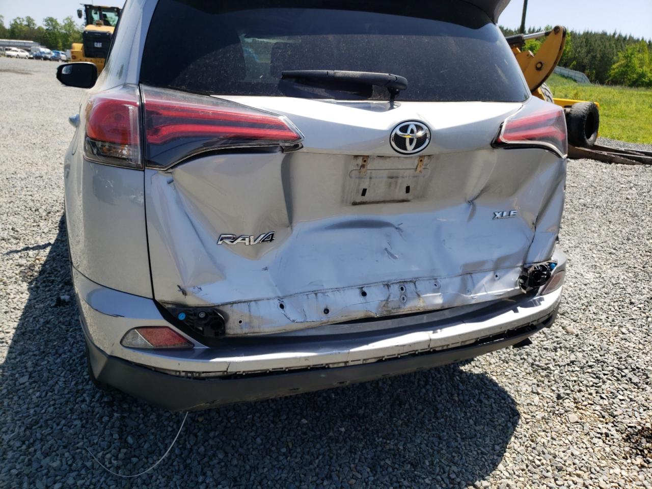 Photo 9 from auction – 2017 TOYOTA RAV4 XLE with VIN 2T3WFREV6HW363489