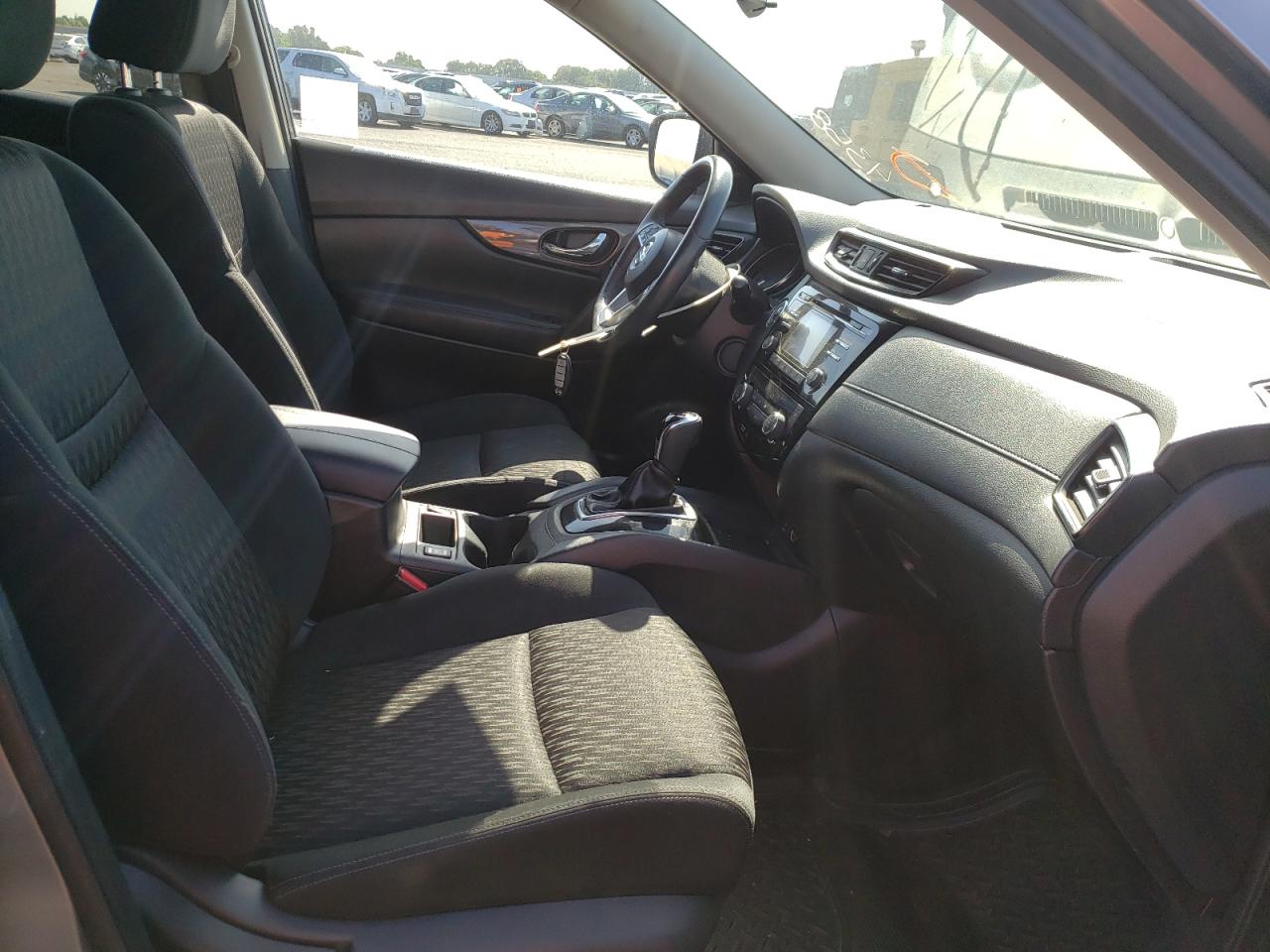 Photo 5 from auction – 2017 NISSAN ROGUE S with VIN KNMAT2MV3HP509841