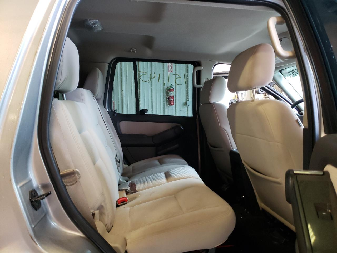 Photo 6 from auction – 2008 FORD EXPLORER X with VIN 1FMEU73818UA64827