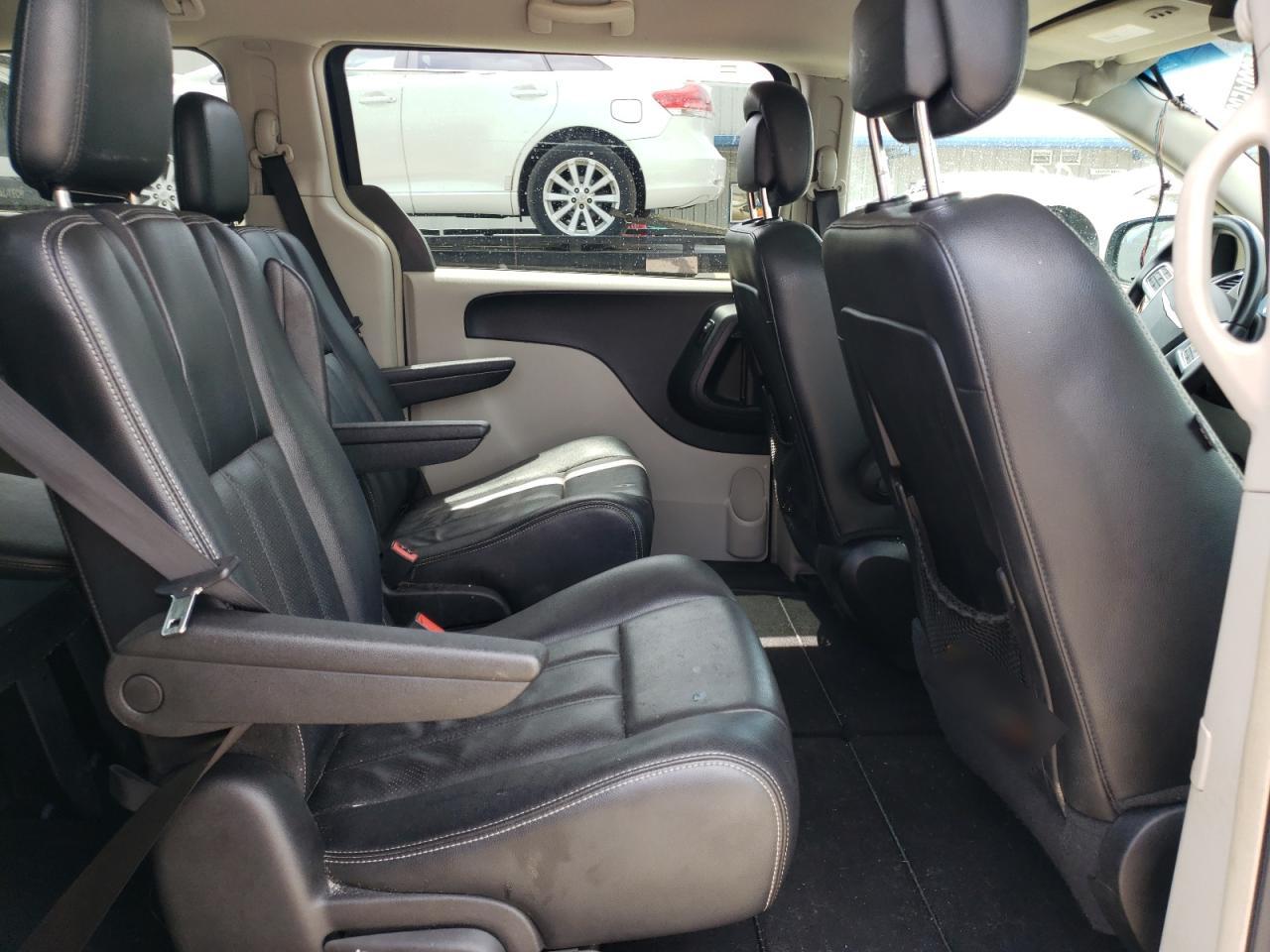 Photo 6 from auction – 2012 CHRYSLER TOWN & COU with VIN 2C4RC1BG7CR232247