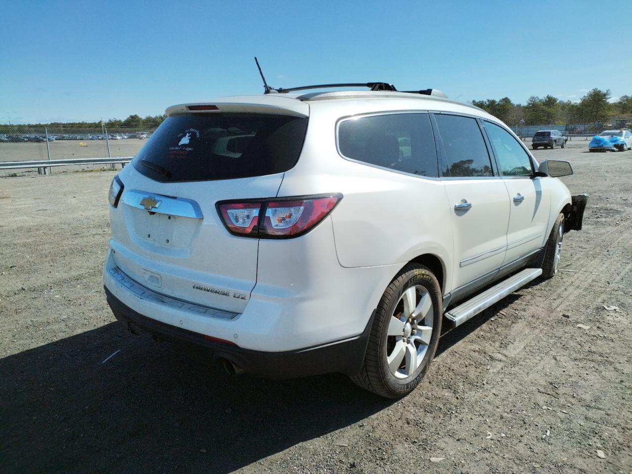 Photo 4 from auction – 2014 CHEVROLET TRAVERSE L with VIN 1GNKVJKD7EJ205436