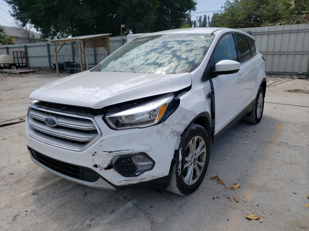 Photo 2 from auction – 2019 FORD ESCAPE SE with VIN 1FMCU0GD8KUB08772