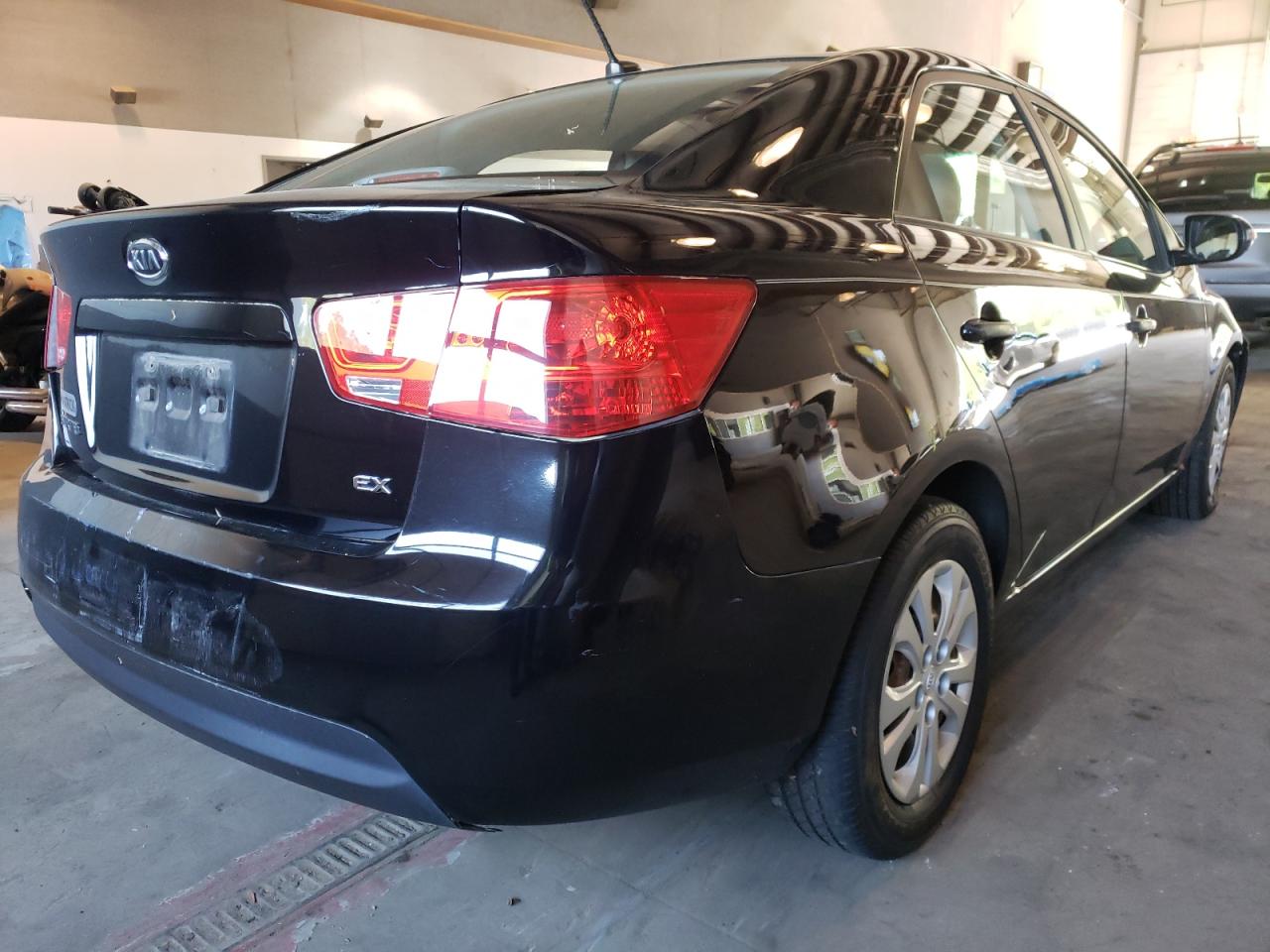 Photo 4 from auction – 2010 KIA FORTE EX with VIN KNAFU4A29A5808323