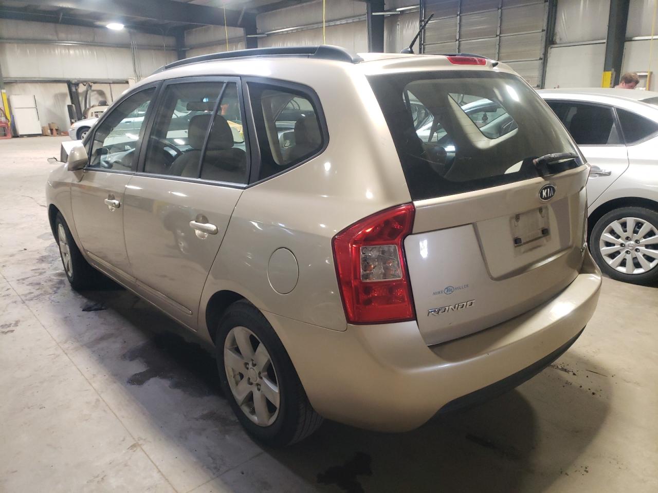 Photo 3 from auction – 2008 KIA RONDO LX with VIN KNAFG526087134687