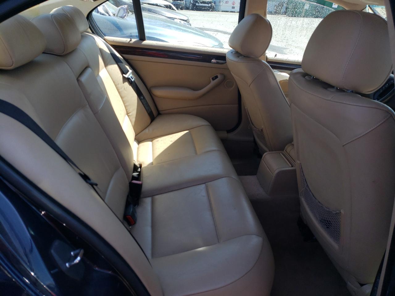 Photo 6 from auction – 2005 BMW 330 I with VIN WBAEV53485KM38910