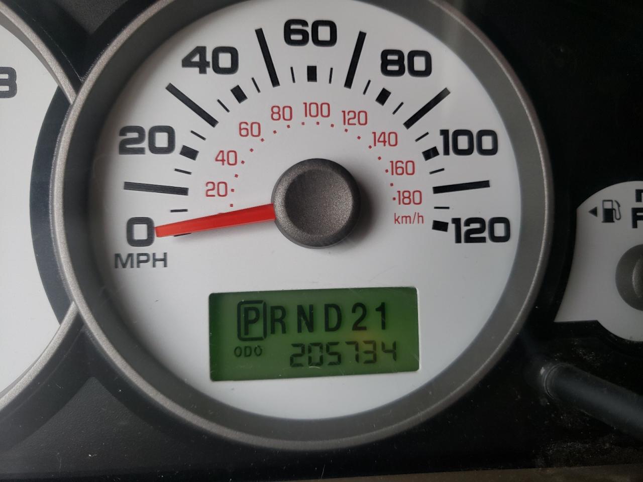 Photo 8 from auction – 2005 FORD ESCAPE XLT with VIN 1FMYU93115KD12917