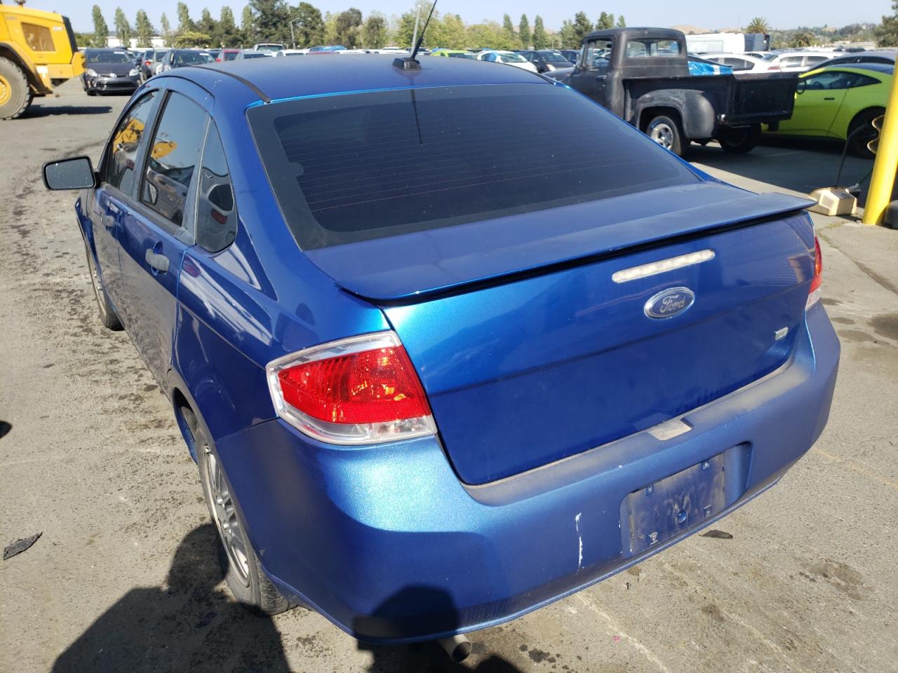 Photo 3 from auction – 2011 FORD FOCUS SE with VIN 1FAHP3FN5BW103830