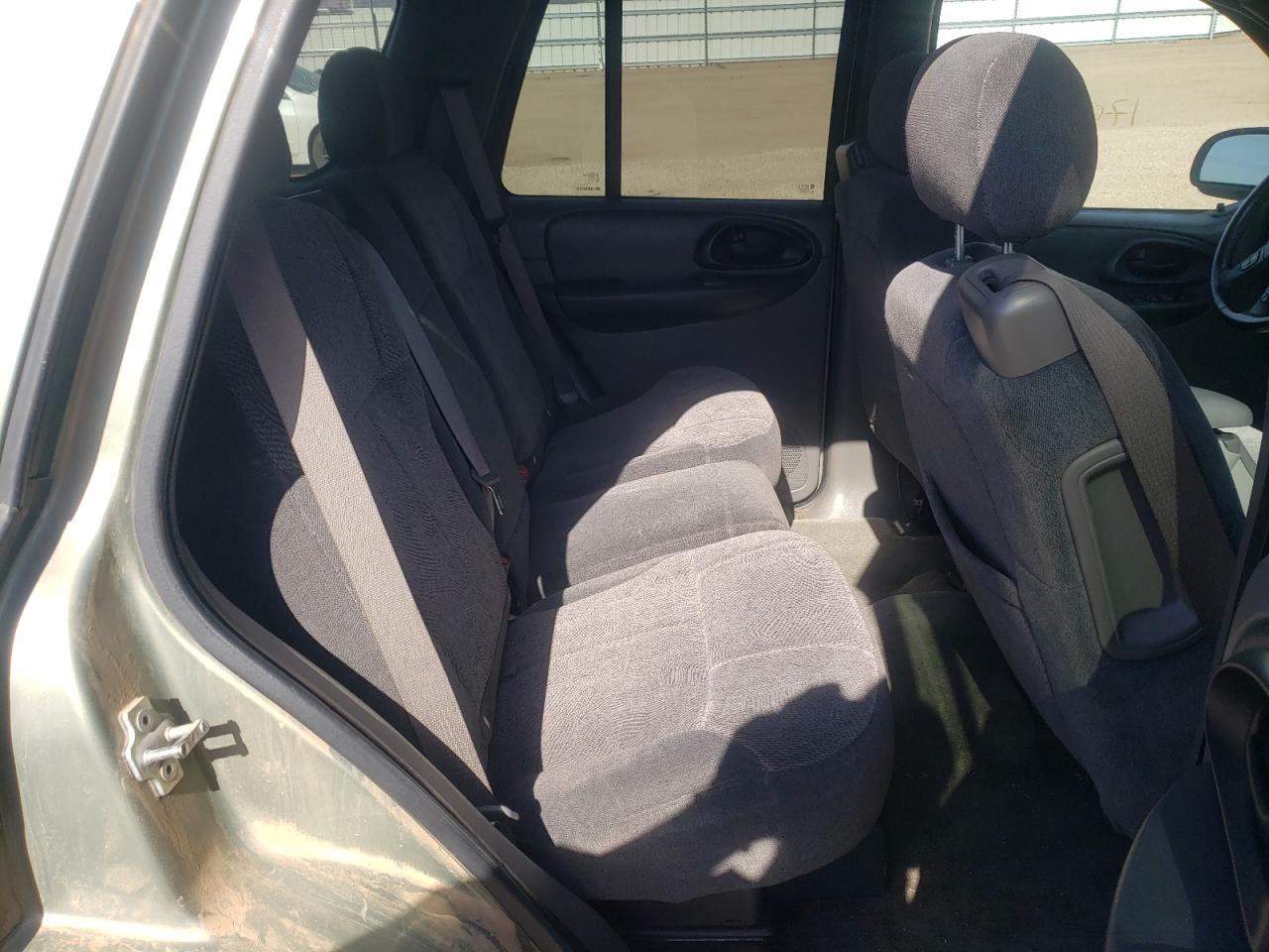 Photo 6 from auction – 2004 CHEVROLET TRAILBLAZE with VIN 1GNDT13S042396511