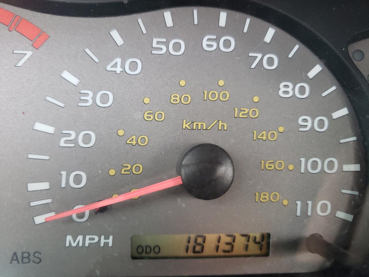 Photo 8 from auction – 2002 TOYOTA SEQUOIA LI with VIN 5TDBT48A52S096373