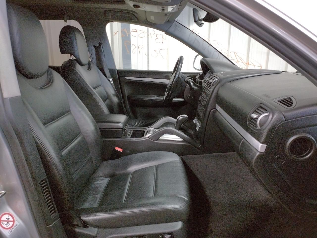 Photo 5 from auction – 2004 PORSCHE CAYENNE S with VIN WP1AB29P84LA71119