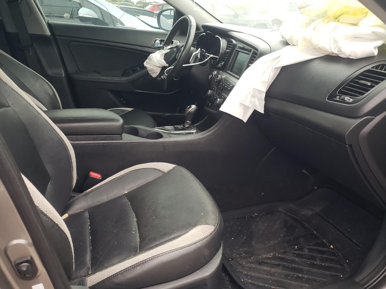 Zdjęcie 5 z aukcji – 2012 KIA OPTIMA SX z VIN 5XXGR4A60CG023523