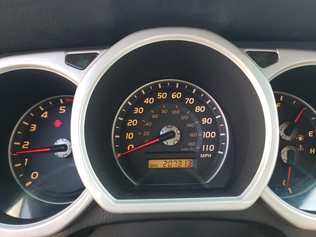 Photo 8 from auction – 2004 TOYOTA 4RUNNER LI with VIN JTEZT17RX40014837