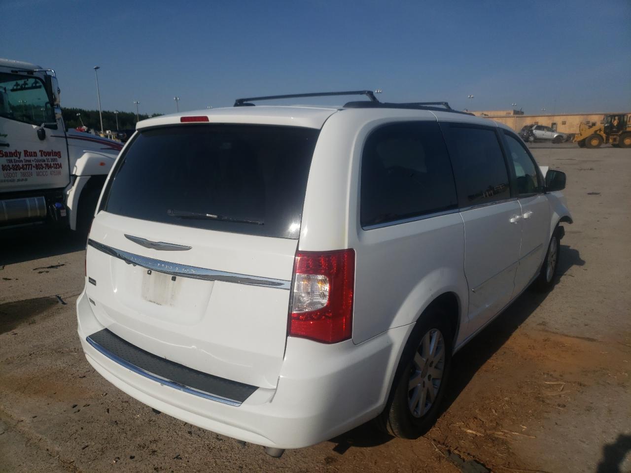 Photo 4 from auction – 2014 CHRYSLER TOWN & COU with VIN 2C4RC1BG4ER358973