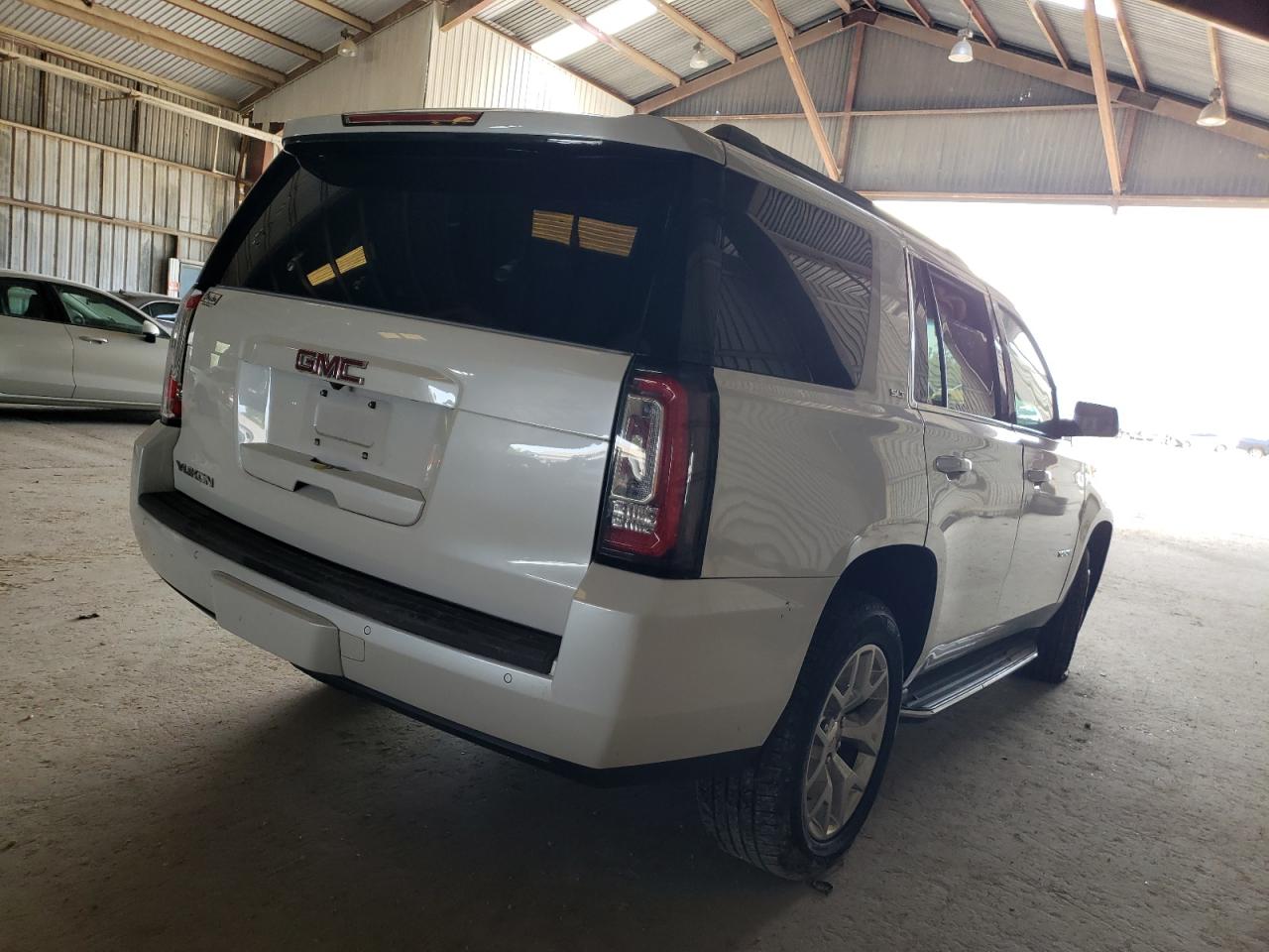 Photo 4 from auction – 2017 GMC YUKON SLT with VIN 1GKS1BKC5HR298260