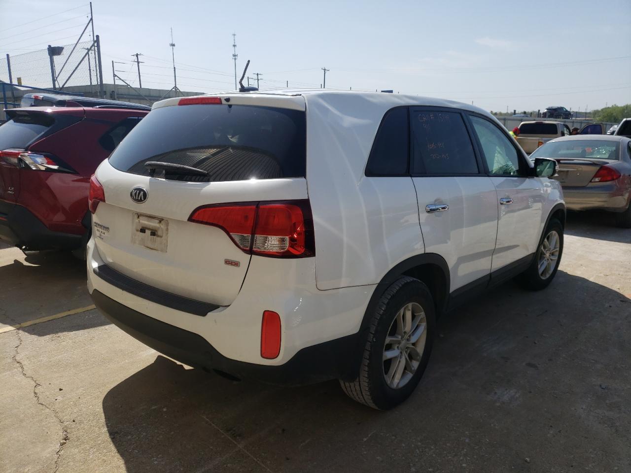 Photo 4 from auction – 2014 KIA SORENTO LX with VIN 5XYKT3A64EG533040