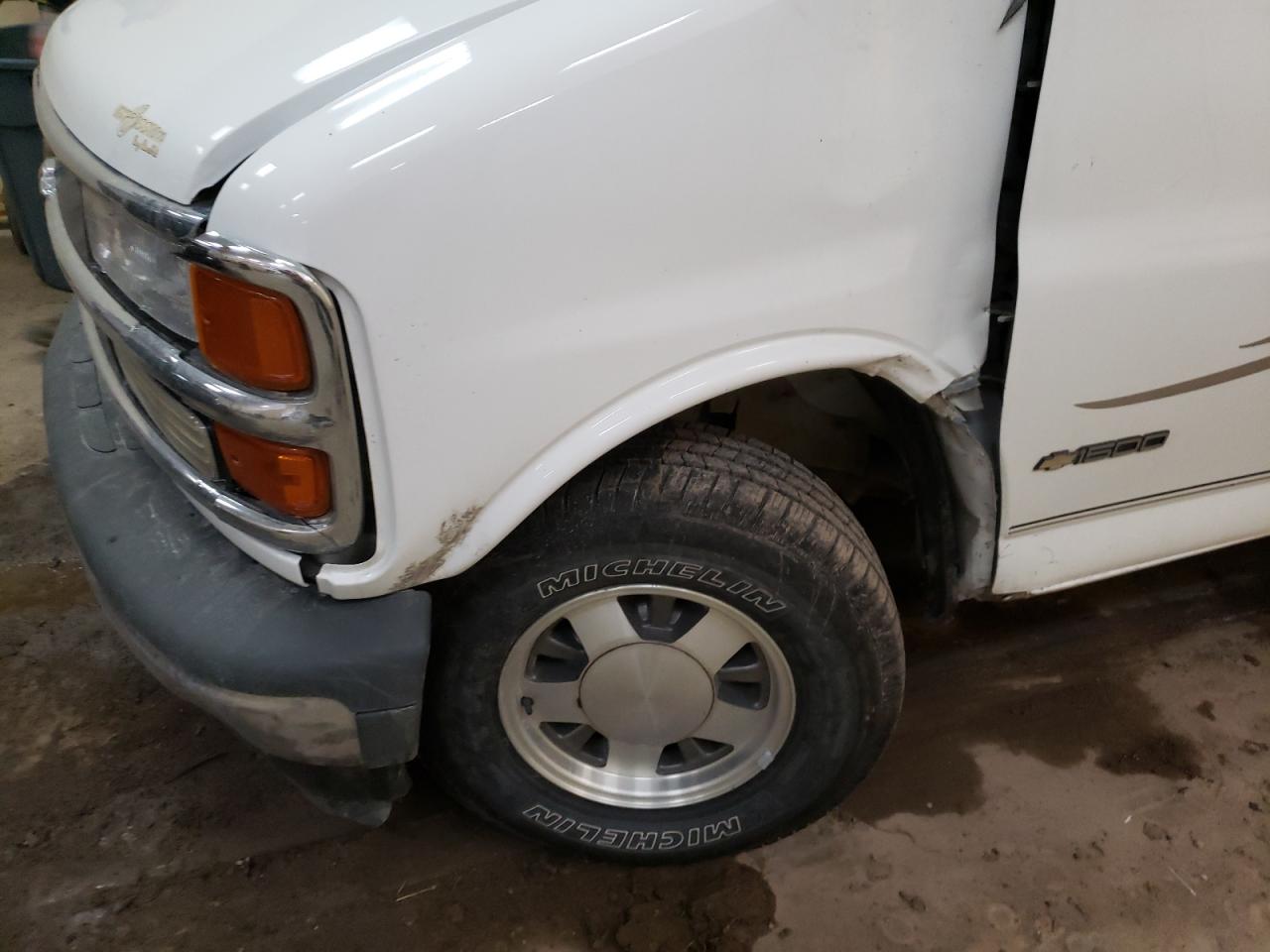 Photo 9 from auction – 2002 CHEVROLET EXPRESS G1 with VIN 1GBFG15R121133080