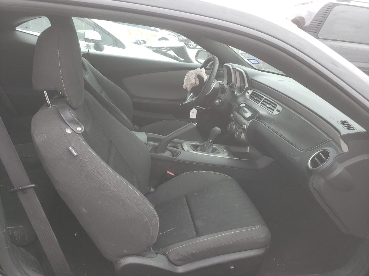 Photo 5 from auction – 2014 CHEVROLET CAMARO LS with VIN 2G1FE1E31E9257453