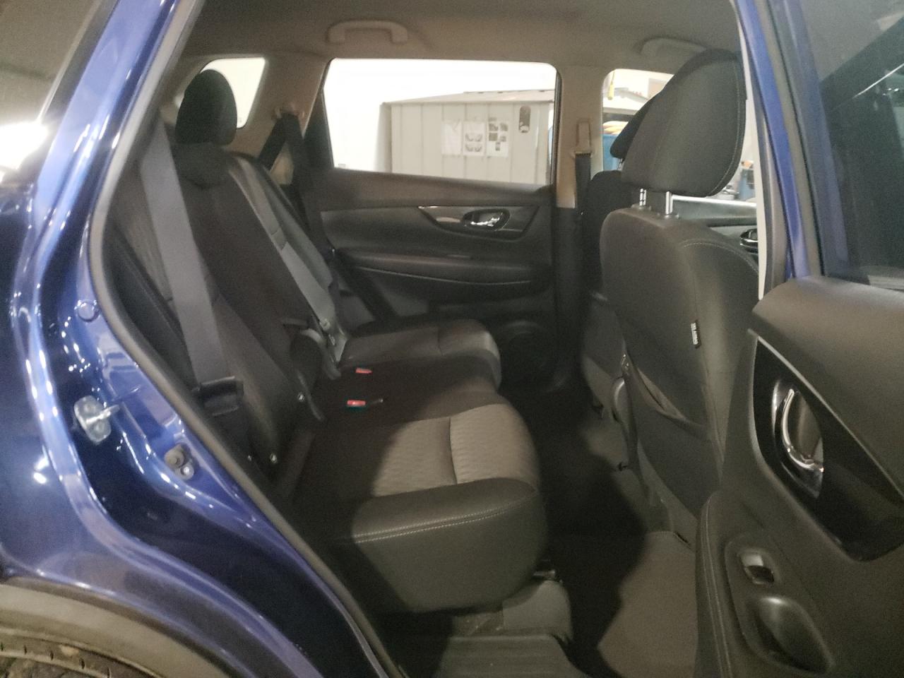 Photo 6 from auction – 2017 NISSAN ROGUE S with VIN KNMAT2MV8HP550790