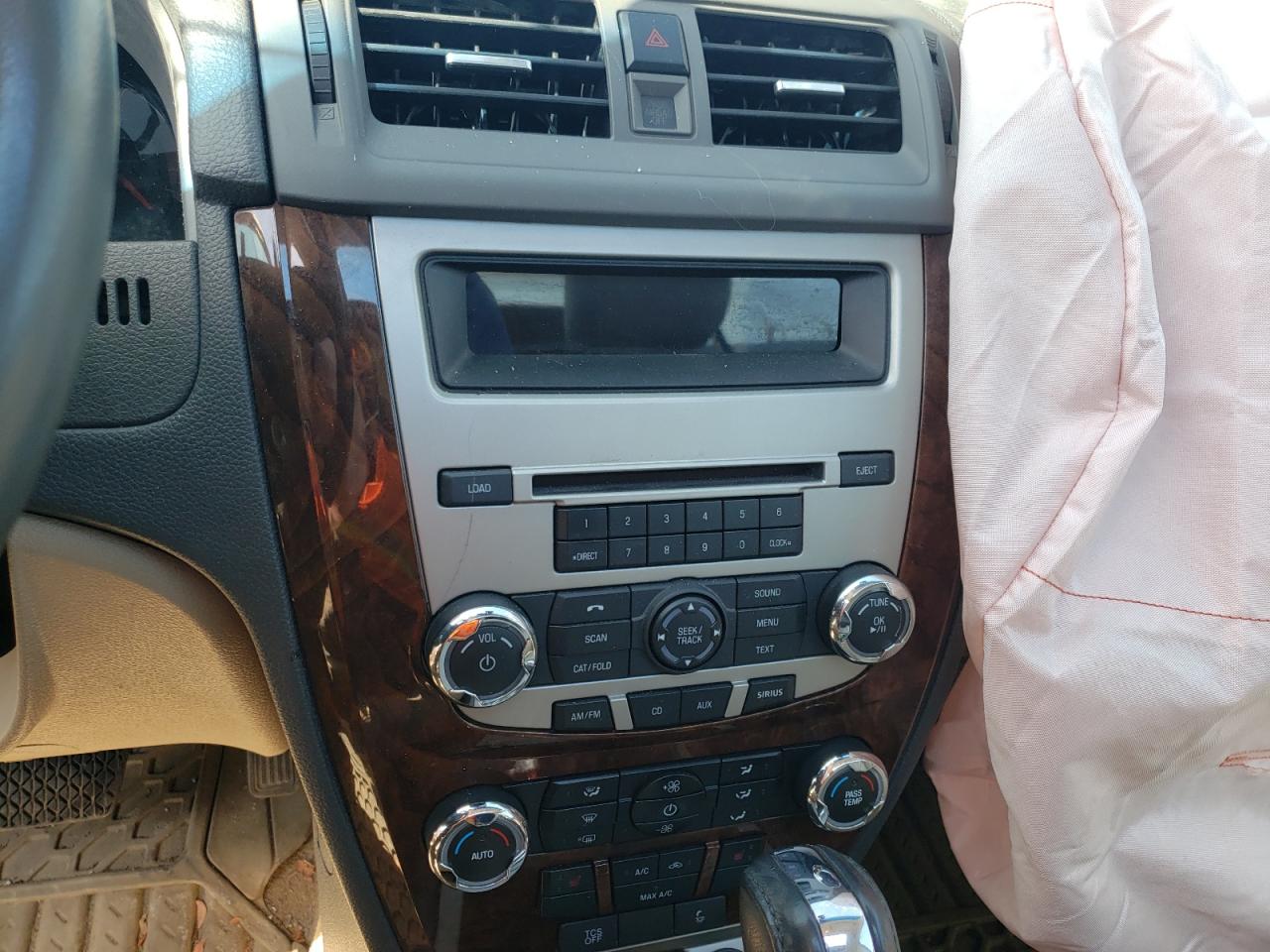 Photo 9 from auction – 2011 FORD FUSION SEL with VIN 3FAHP0JA2BR341835