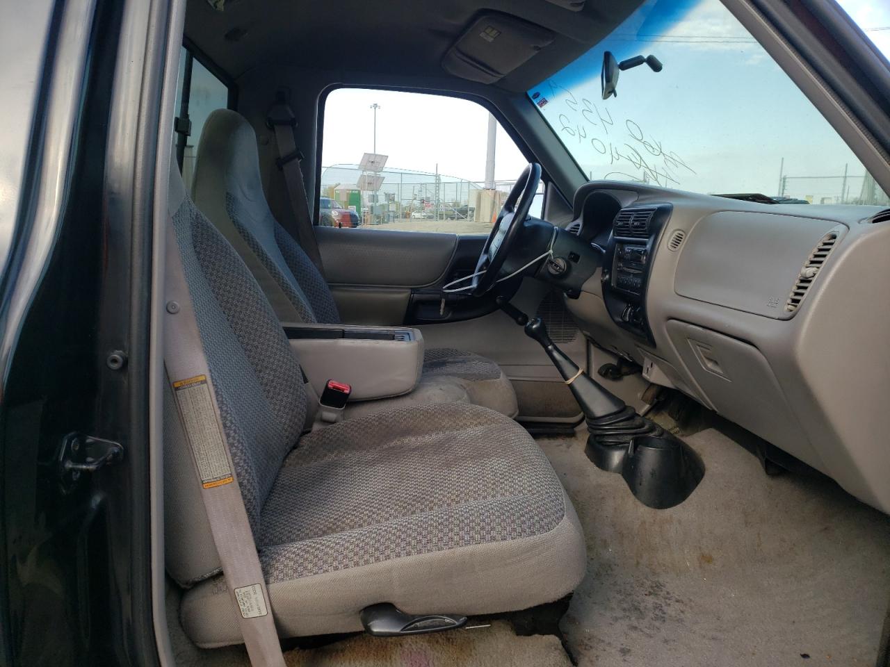 Photo 5 from auction – 1998 FORD RANGER with VIN 1FTYR10U8WPB54411