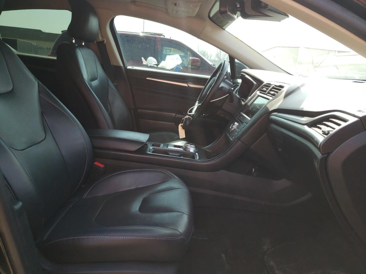 Photo 5 from auction – 2019 FORD FUSION TIT with VIN 3FA6P0D91KR152831