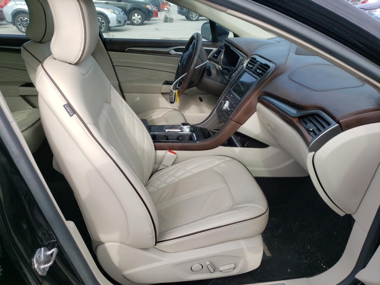 Photo 5 from auction – 2017 FORD FUSION TIT with VIN 3FA6P0SU2HR248015