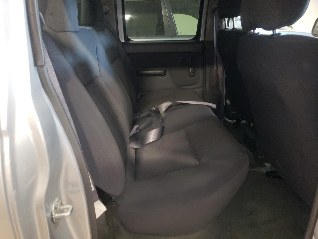 Photo 6 from auction – 2002 NISSAN FRONTIER C with VIN 1N6ED27Y92C384327