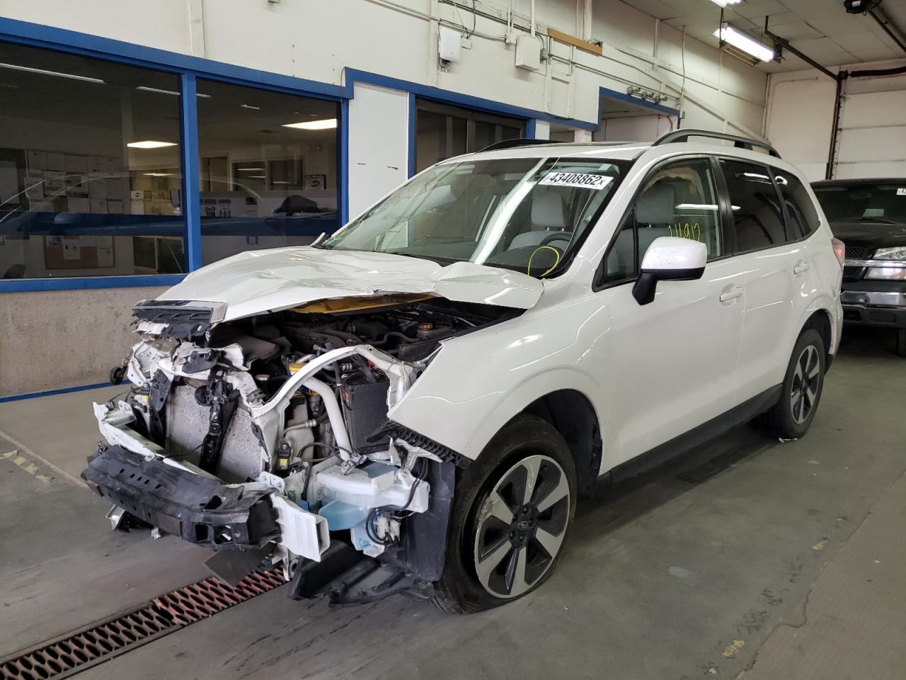 Photo 2 from auction – 2017 SUBARU FORESTER 2 with VIN JF2SJAEC8HH529712