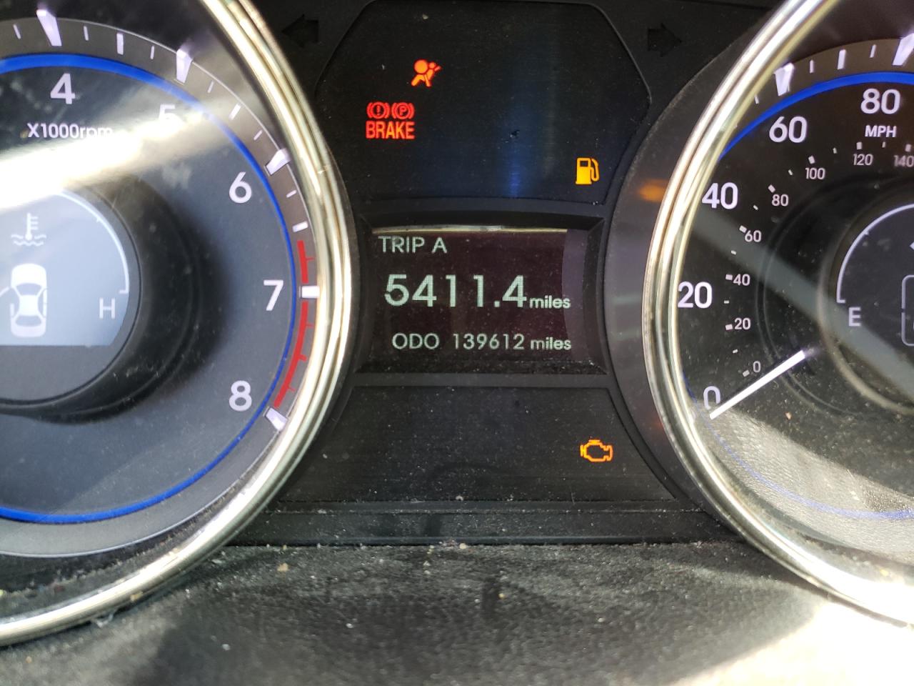 Photo 8 from auction – 2012 HYUNDAI SONATA SE with VIN 5NPEC4AB2CH357806