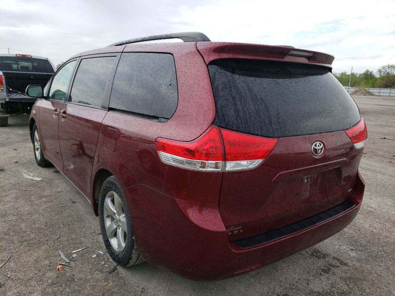 Photo 3 from auction – 2011 TOYOTA SIENNA LE with VIN 5TDKK3DC5BS005557