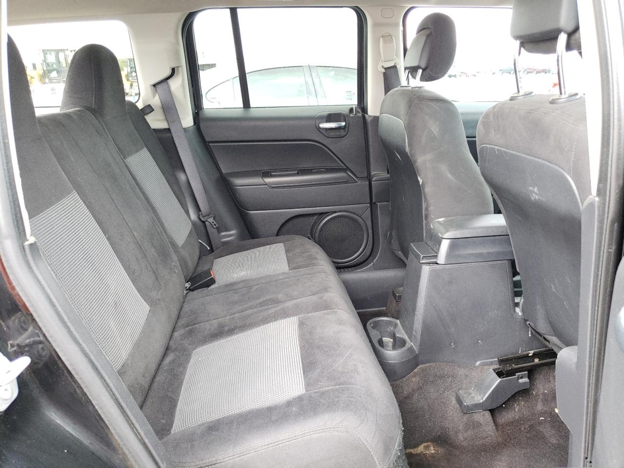 Photo 6 from auction – 2017 JEEP PATRIOT SP with VIN 1C4NJPBA3HD200019